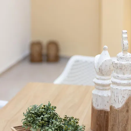 Modern Apartment, Up To 6, Close To The Beach! Réthimno