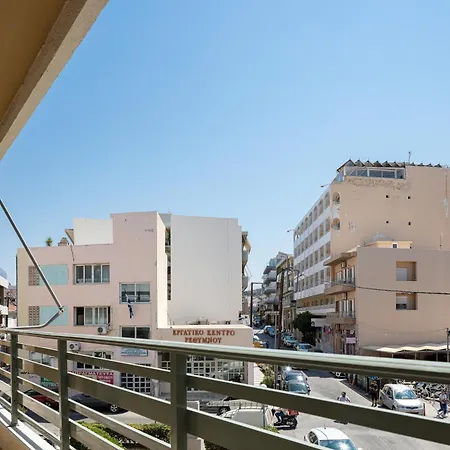 Modern Apartment, Up To 6, Close To The Beach! Apartman